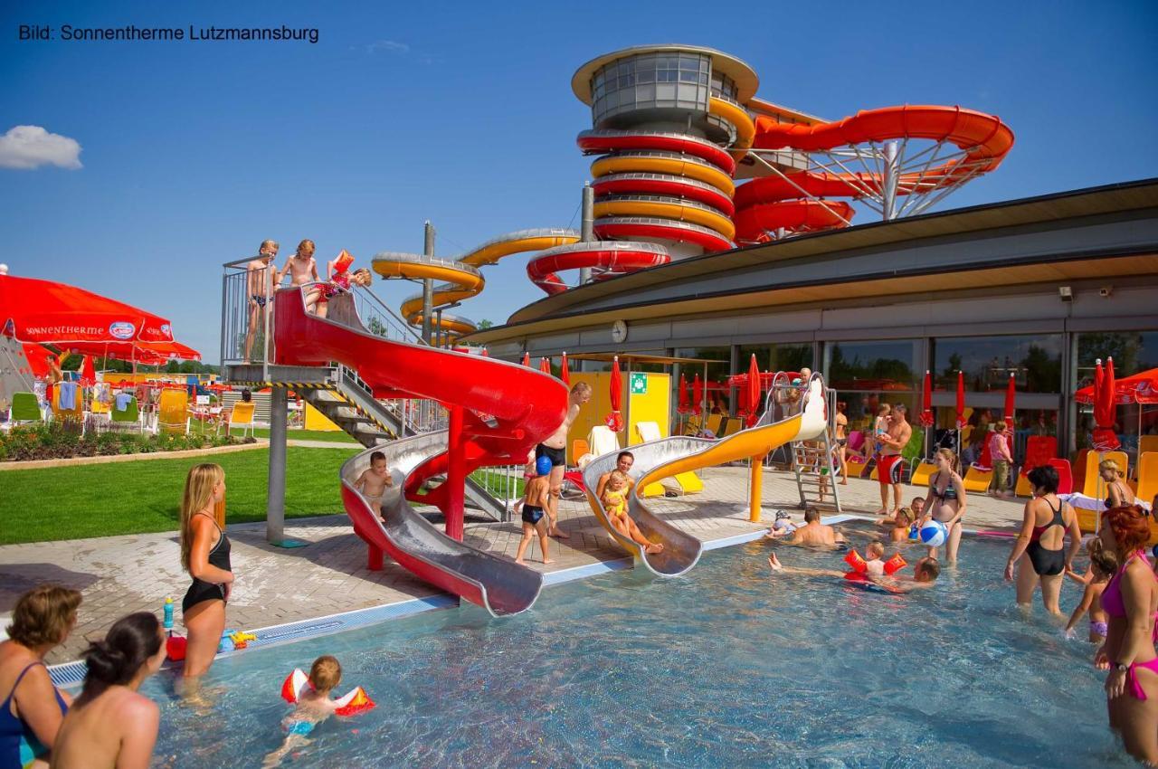 Familien Chalet Mit Direktem Bademantelgang Zur Therme Луцманнсбург Экстерьер фото